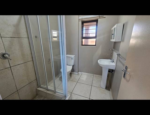 2 BEDROOM APARTMENT TO LET IN FAIRVIEW